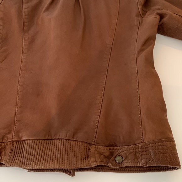 Cole Haan vintage-leather bomber, fully-lined. ✨LIKE NEW✨ - Picture 7 of 12